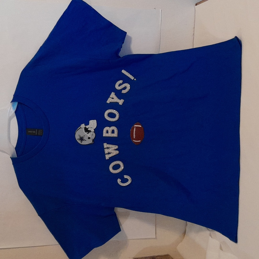 A royal blue T-shirt.